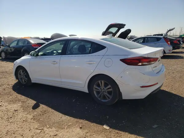 5NPD84LF0JH238601 2018 HYUNDAI ELANTRA - Image 2