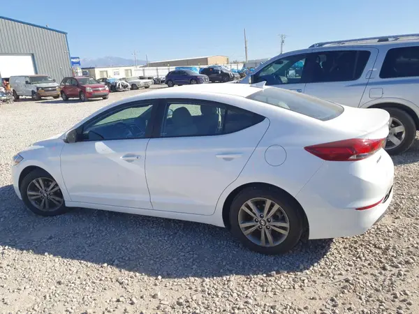 5NPD84LF0JH242843 2018 HYUNDAI ELANTRA - Image 2