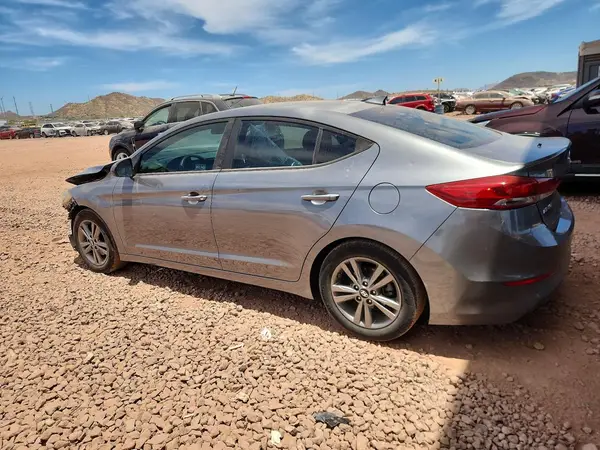 5NPD84LF0JH246696 2018 HYUNDAI ELANTRA - Image 2