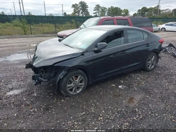 5NPD84LF0JH246889 2018 HYUNDAI ELANTRA - Image 2