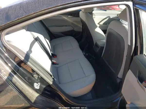 5NPD84LF0JH247198 2018 HYUNDAI ELANTRA - Image 8