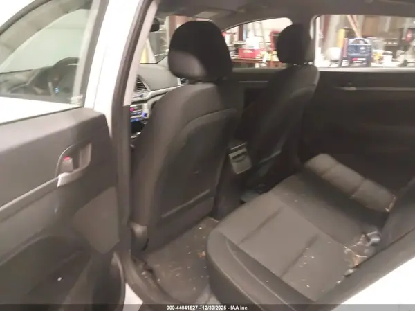 5NPD84LF0JH250103 2018 HYUNDAI ELANTRA - Image 8