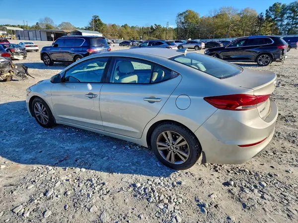 5NPD84LF0JH258072 2018 HYUNDAI ELANTRA - Image 2