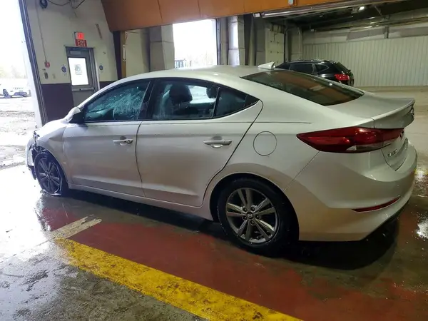 5NPD84LF0JH260095 2018 HYUNDAI ELANTRA - Image 2