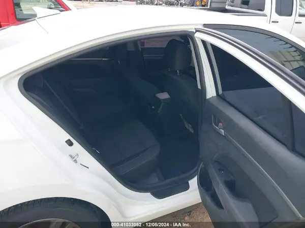 5NPD84LF0JH261554 2018 HYUNDAI ELANTRA - Image 8