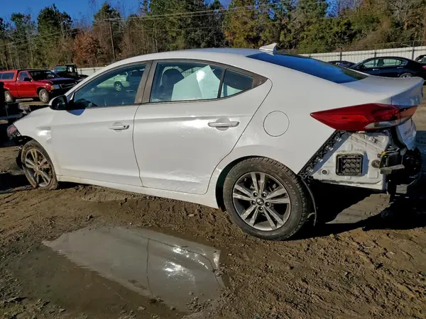 5NPD84LF0JH262087 2018 HYUNDAI ELANTRA - Image 2