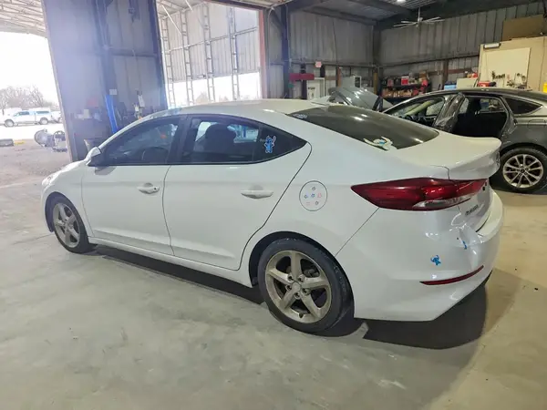 5NPD84LF0JH263532 2018 HYUNDAI ELANTRA - Image 2