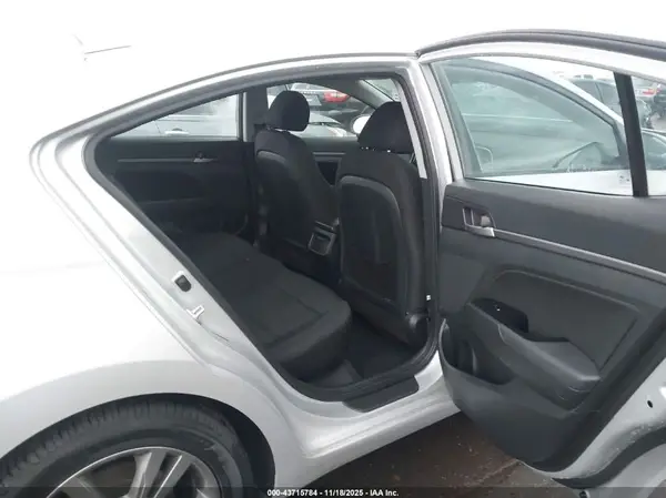 5NPD84LF0JH269640 2018 HYUNDAI ELANTRA - Image 8