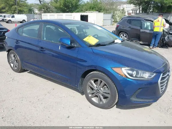 5NPD84LF0JH270528 2018 HYUNDAI ELANTRA - Image 1