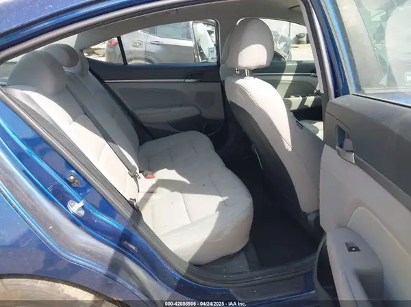 5NPD84LF0JH270528 2018 HYUNDAI ELANTRA - Image 8