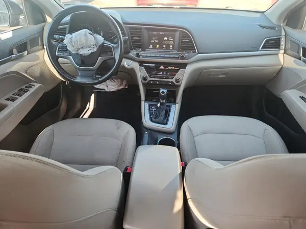 5NPD84LF0JH271985 2018 HYUNDAI ELANTRA - Image 8