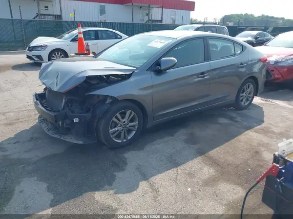5NPD84LF0JH272778 2018 HYUNDAI ELANTRA - Image 2