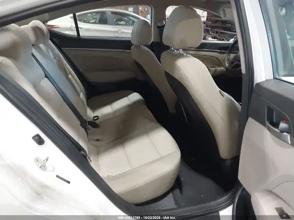 5NPD84LF0JH275082 2018 HYUNDAI ELANTRA - Image 8