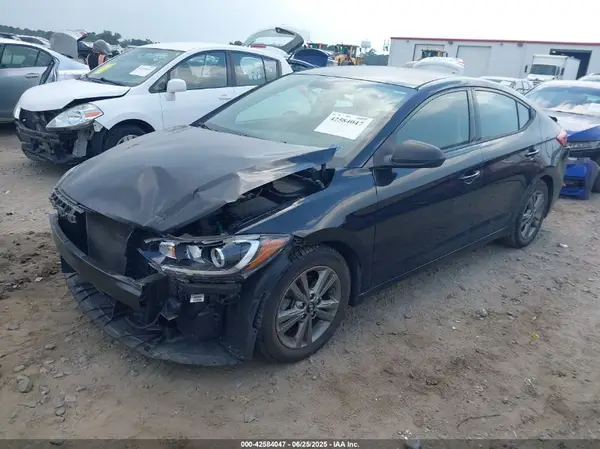 5NPD84LF0JH275745 2018 HYUNDAI ELANTRA - Image 2