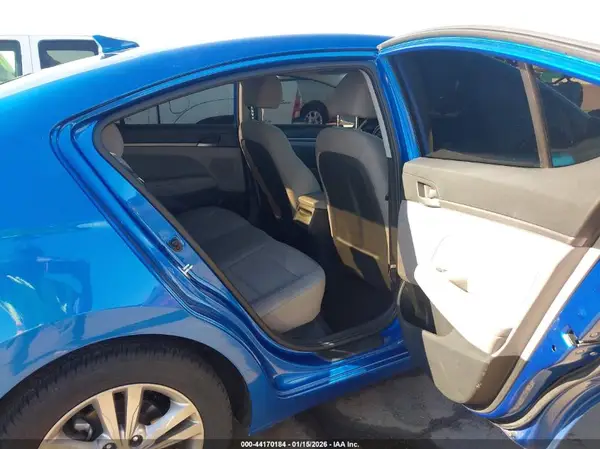 5NPD84LF0JH276443 2018 HYUNDAI ELANTRA - Image 8