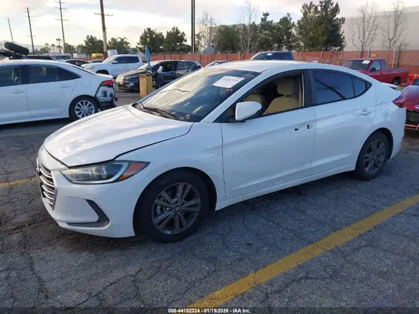 5NPD84LF0JH290102 2018 HYUNDAI ELANTRA - Image 2