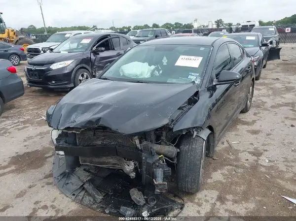 5NPD84LF0JH292917 2018 HYUNDAI ELANTRA - Image 2