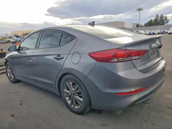 5NPD84LF0JH300496 2018 HYUNDAI ELANTRA - Image 2