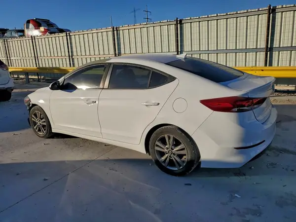 5NPD84LF0JH302118 2018 HYUNDAI ELANTRA - Image 2