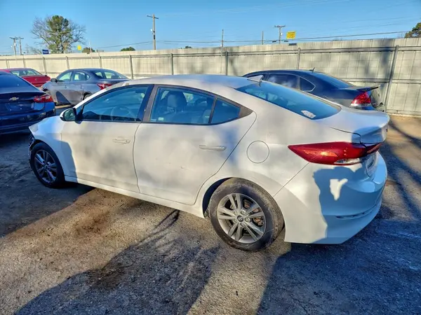 5NPD84LF0JH302197 2018 HYUNDAI ELANTRA - Image 2