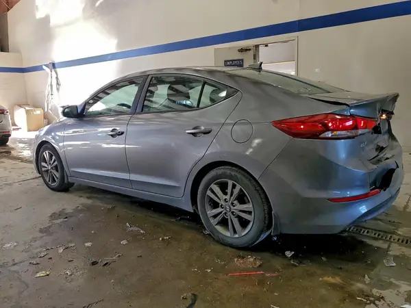 5NPD84LF0JH302572 2018 HYUNDAI ELANTRA - Image 2