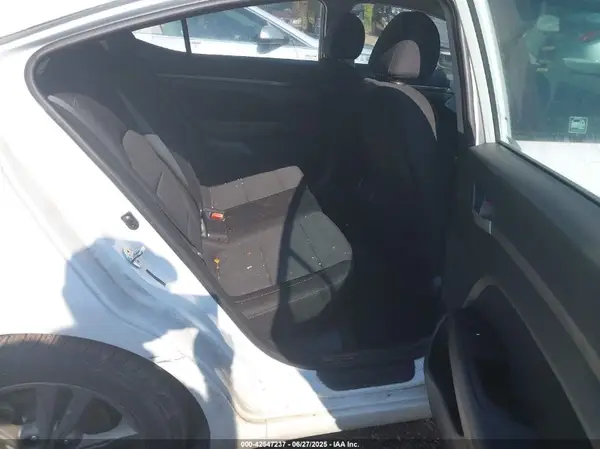 5NPD84LF0JH302880 2018 HYUNDAI ELANTRA - Image 8