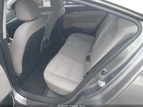 5NPD84LF0JH305066 2018 HYUNDAI ELANTRA - Image 8