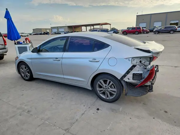 5NPD84LF0JH305505 2018 HYUNDAI ELANTRA - Image 2