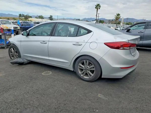 5NPD84LF0JH305522 2018 HYUNDAI ELANTRA - Image 2