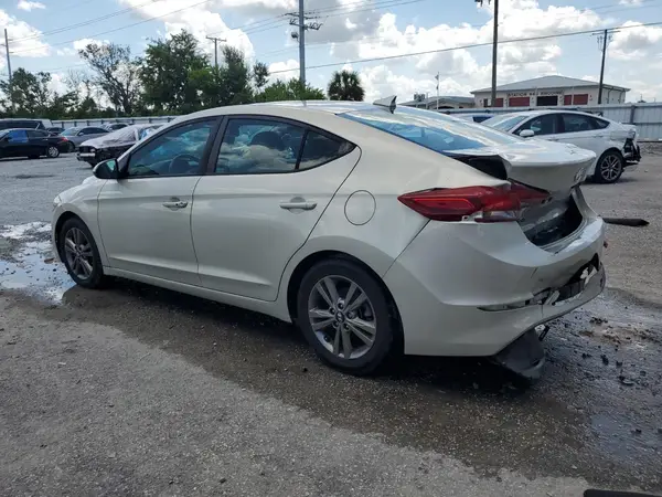 5NPD84LF0JH306363 2018 HYUNDAI ELANTRA - Image 2