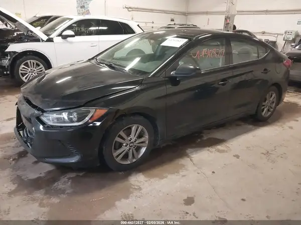 5NPD84LF0JH318495 2018 HYUNDAI ELANTRA - Image 2