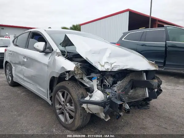 5NPD84LF0JH320960 2018 HYUNDAI ELANTRA - Image 1