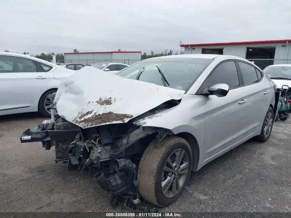 5NPD84LF0JH320960 2018 HYUNDAI ELANTRA - Image 2