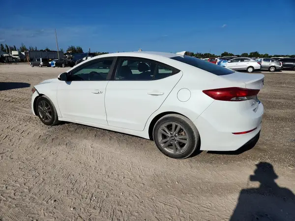 5NPD84LF0JH321364 2018 HYUNDAI ELANTRA - Image 2