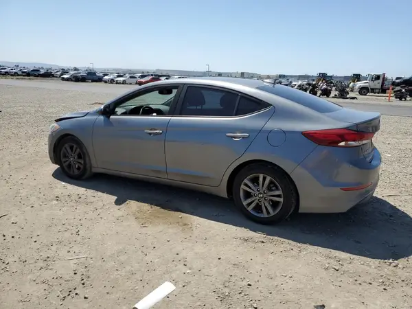 5NPD84LF0JH322918 2018 HYUNDAI ELANTRA - Image 2