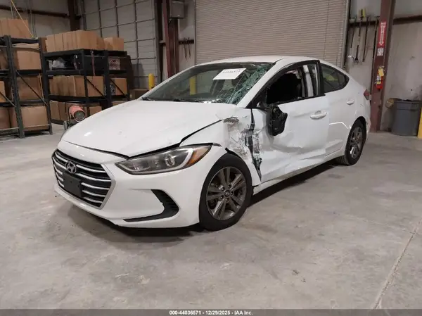 5NPD84LF0JH324880 2018 HYUNDAI ELANTRA - Image 2