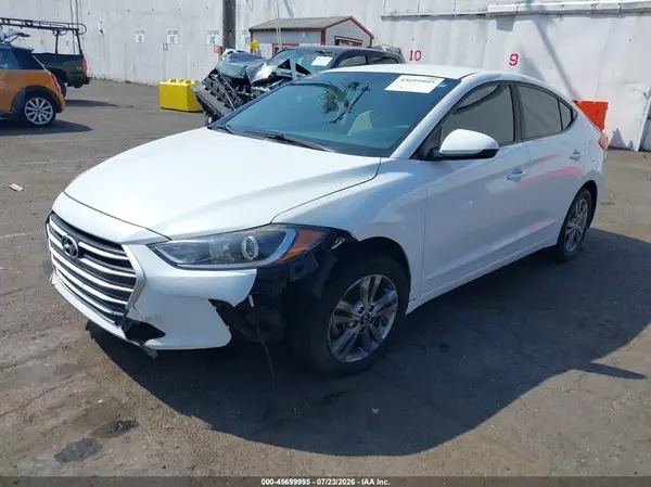 5NPD84LF0JH327584 2018 HYUNDAI ELANTRA - Image 2