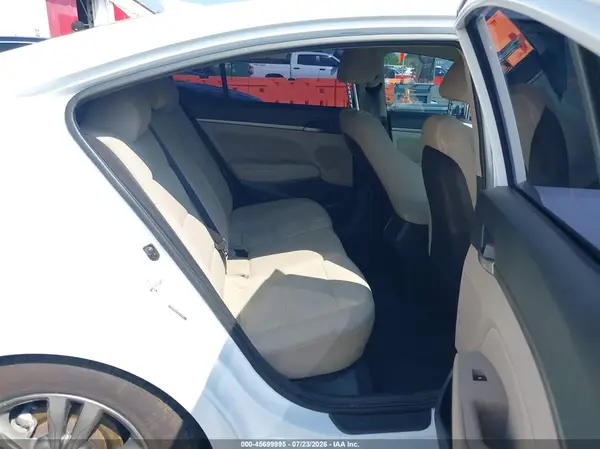 5NPD84LF0JH327584 2018 HYUNDAI ELANTRA - Image 8