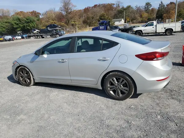 5NPD84LF0JH327732 2018 HYUNDAI ELANTRA - Image 2