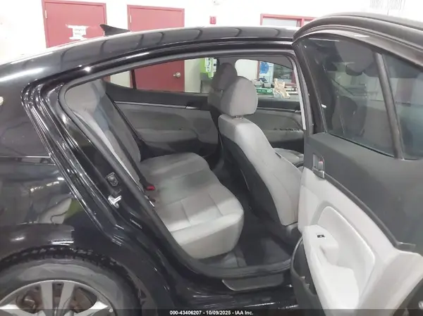 5NPD84LF0JH345941 2018 HYUNDAI ELANTRA - Image 8