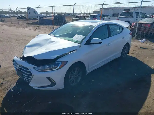 5NPD84LF0JH347981 2018 HYUNDAI ELANTRA - Image 2