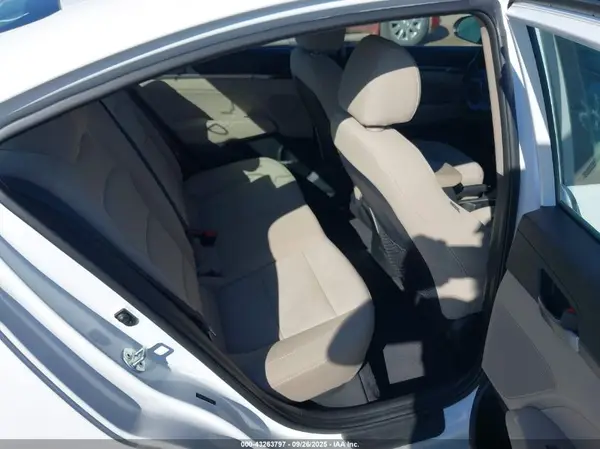 5NPD84LF0JH347981 2018 HYUNDAI ELANTRA - Image 8