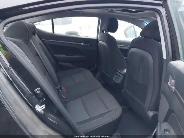 5NPD84LF0JH352484 2018 HYUNDAI ELANTRA - Image 8