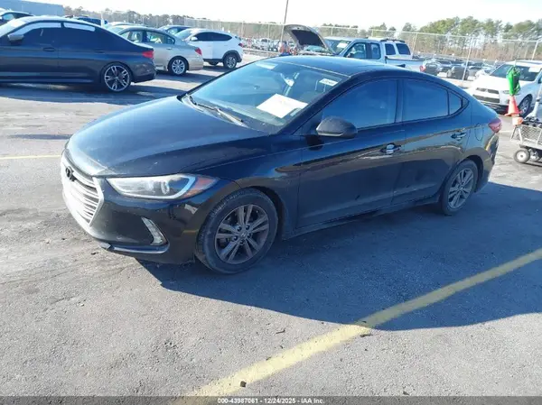 5NPD84LF0JH358902 2018 HYUNDAI ELANTRA - Image 2