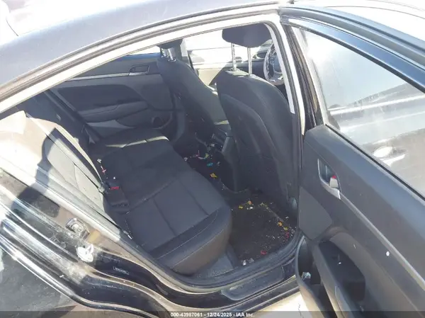 5NPD84LF0JH358902 2018 HYUNDAI ELANTRA - Image 8
