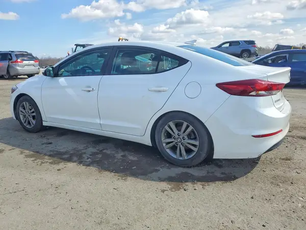 5NPD84LF0JH361010 2018 HYUNDAI ELANTRA - Image 2