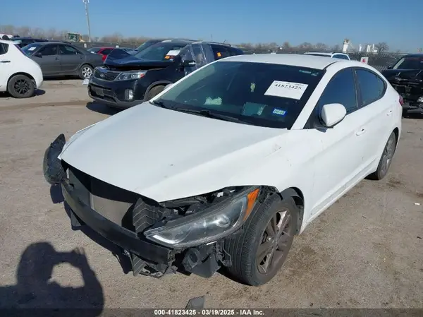 5NPD84LF0JH368412 2018 HYUNDAI ELANTRA - Image 2