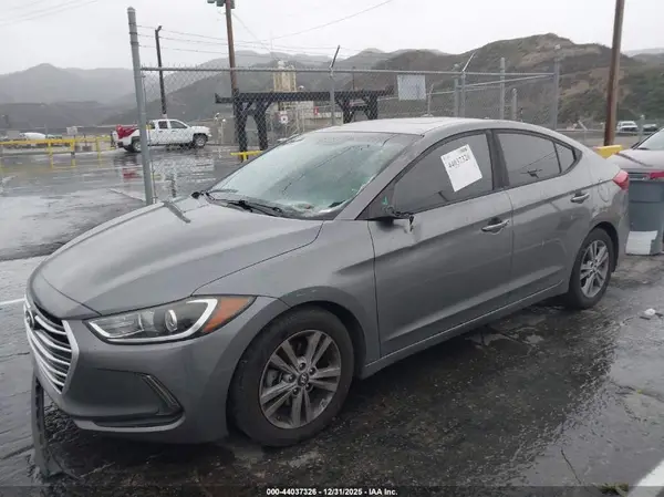 5NPD84LF0JH374405 2018 HYUNDAI ELANTRA - Image 2