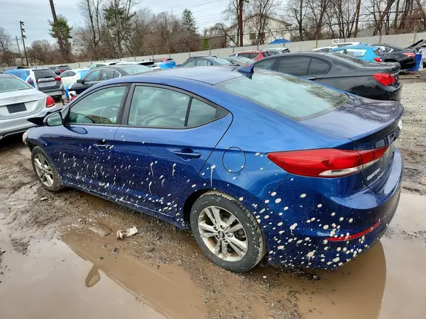 5NPD84LF0JH374520 2018 HYUNDAI ELANTRA - Image 2