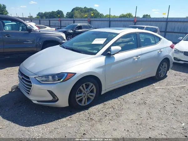 5NPD84LF0JH377563 2018 HYUNDAI ELANTRA - Image 2